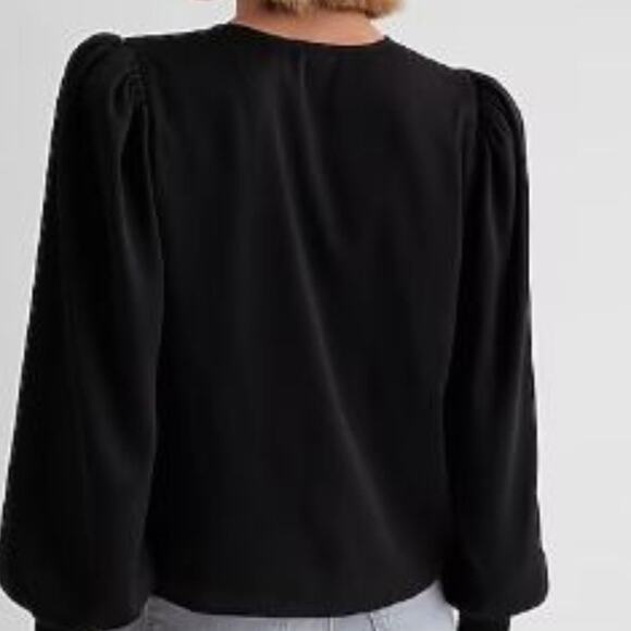 NWT, Express V-Neck Long Sleeve Smocked Cuff Top, Size XS - Picture 2 of 2